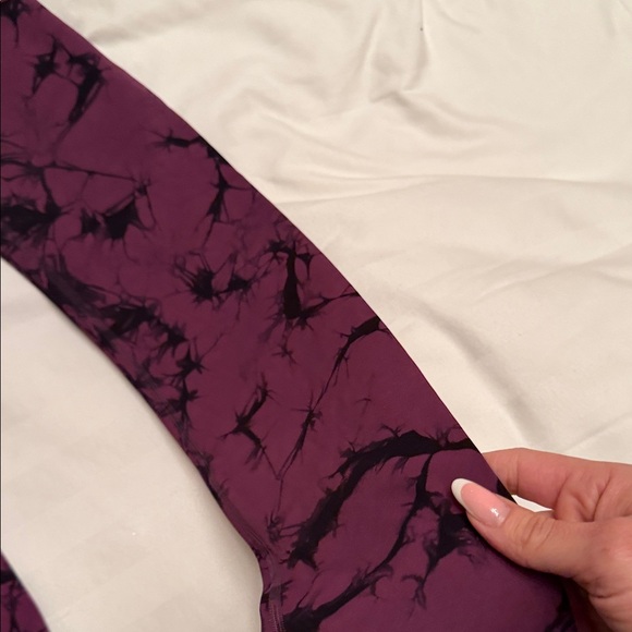 Lululemon Wunder Under High-Rise Leggings – Purple Tie Dye – Full Length - Picture 3 of 8